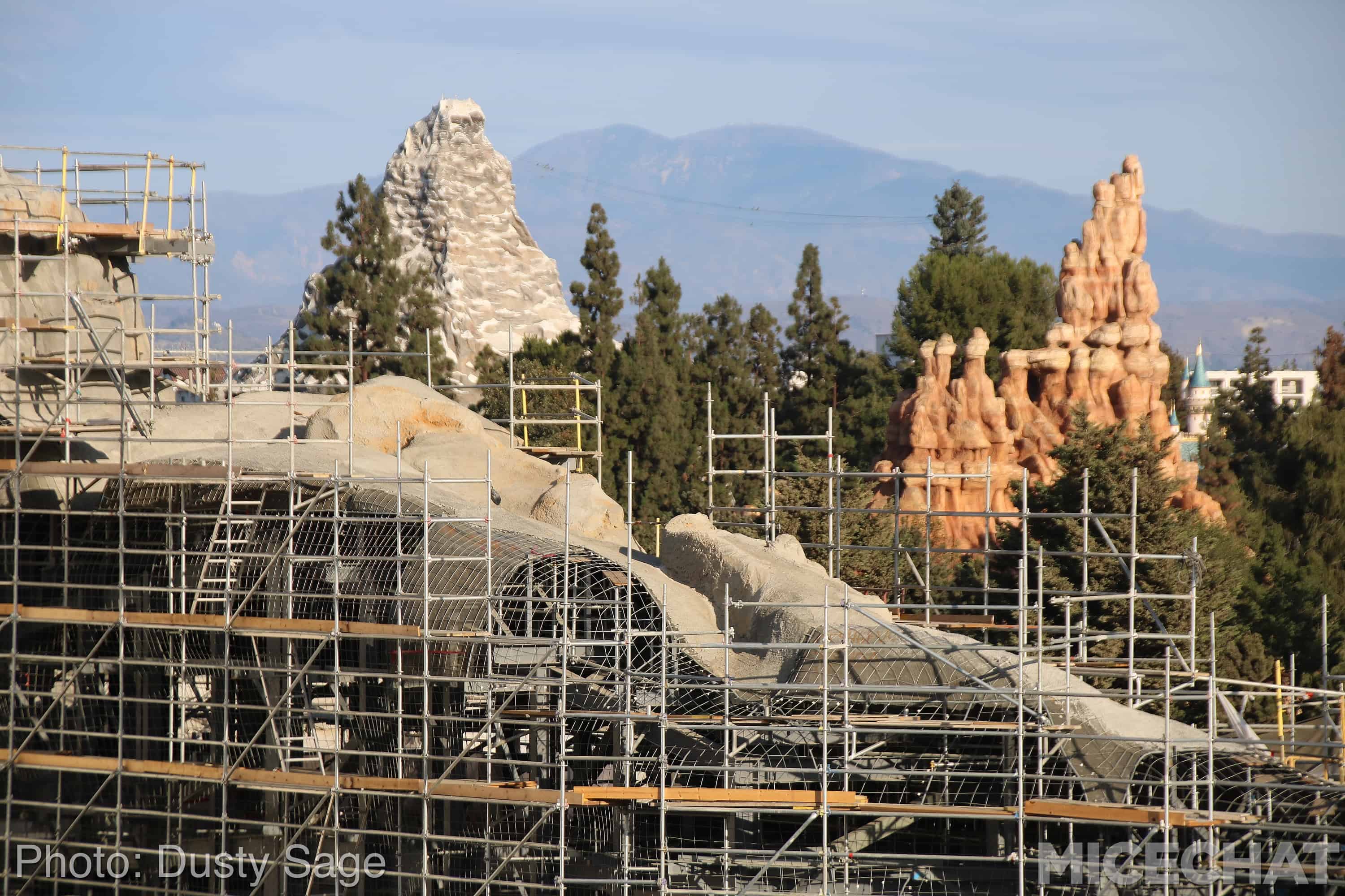, Disneyland Photo Updates: Fall Into Construction Walls