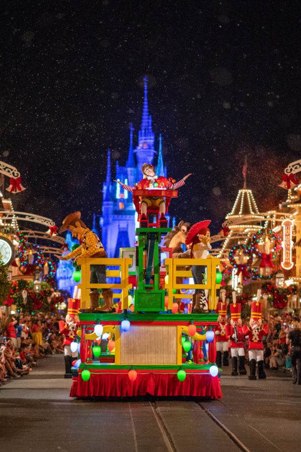 , Dateline Disney World – ‘Tis the Season at the Magic Kingdom