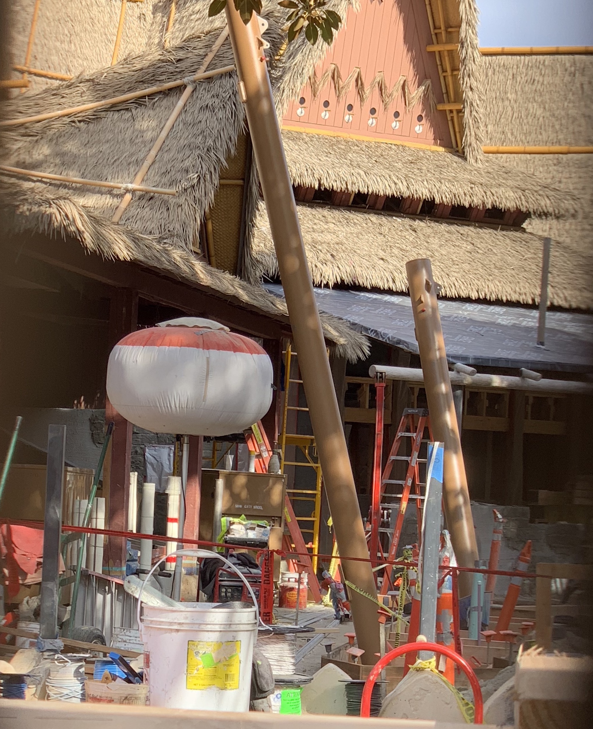 , Disneyland Resort Update: Christmas and Projects About to Unwrap