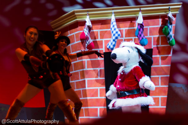 , A Knott’s Merry Farm Very Berry Christmas