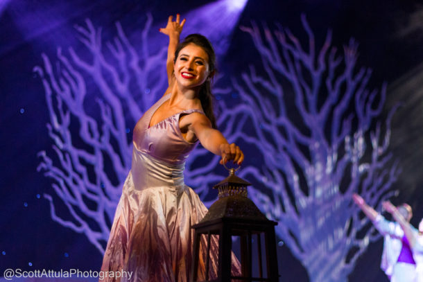 , A Knott’s Merry Farm Very Berry Christmas