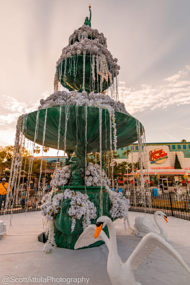 , A Knott’s Merry Farm Very Berry Christmas