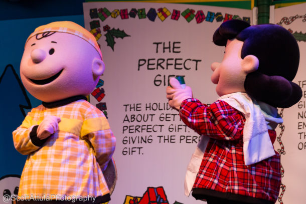 , A Knott’s Merry Farm Very Berry Christmas