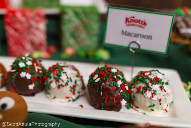 , A Knott’s Merry Farm Very Berry Christmas