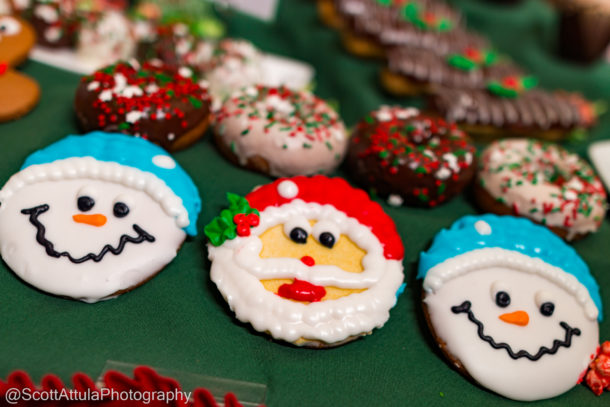 , A Knott’s Merry Farm Very Berry Christmas
