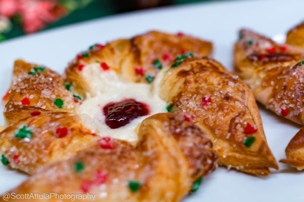 , A Knott’s Merry Farm Very Berry Christmas