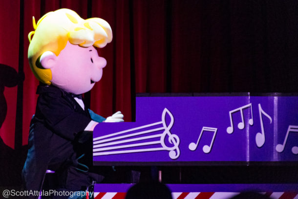 , A Knott’s Merry Farm Very Berry Christmas