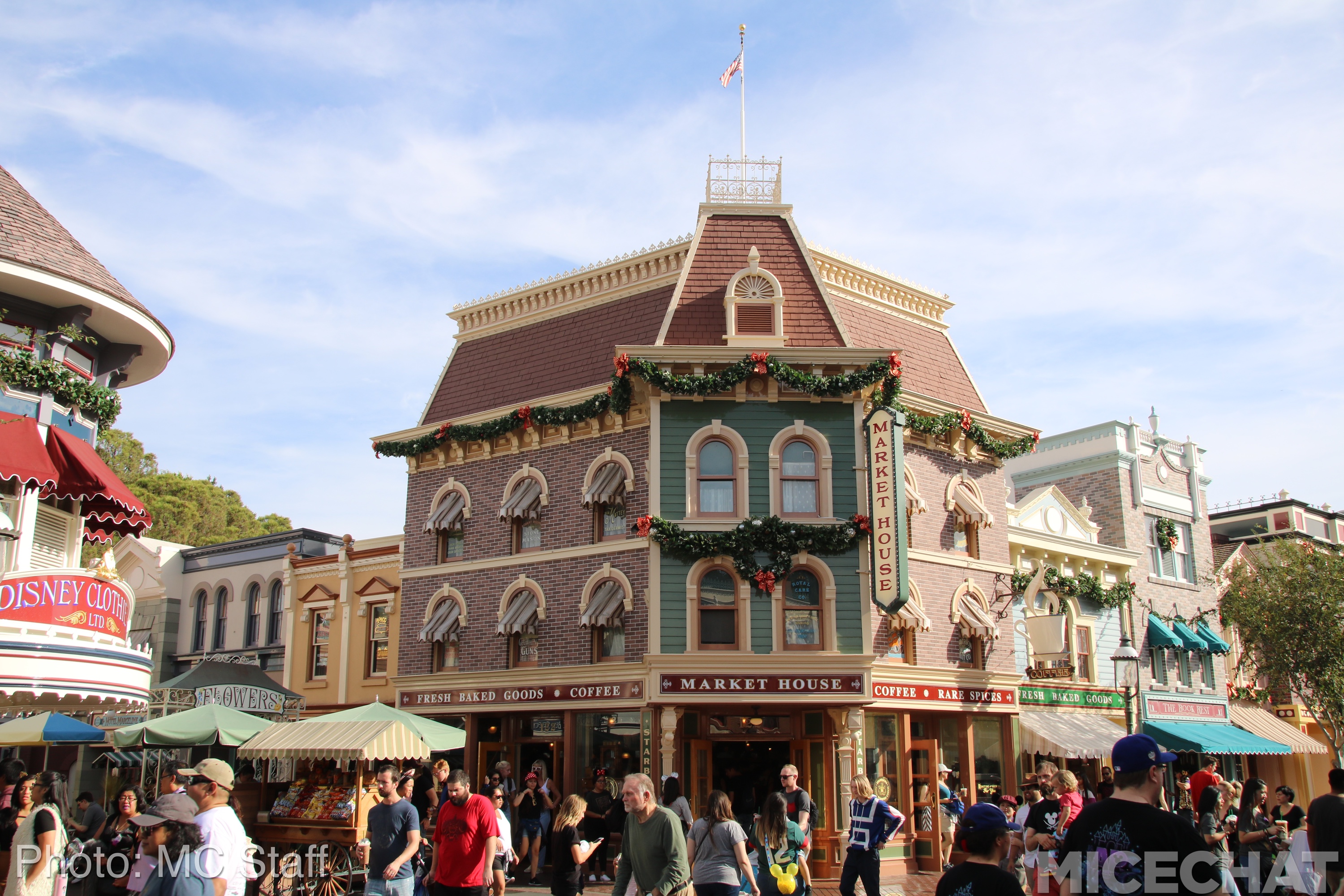 , Disneyland Resort Update: Christmas and Projects About to Unwrap