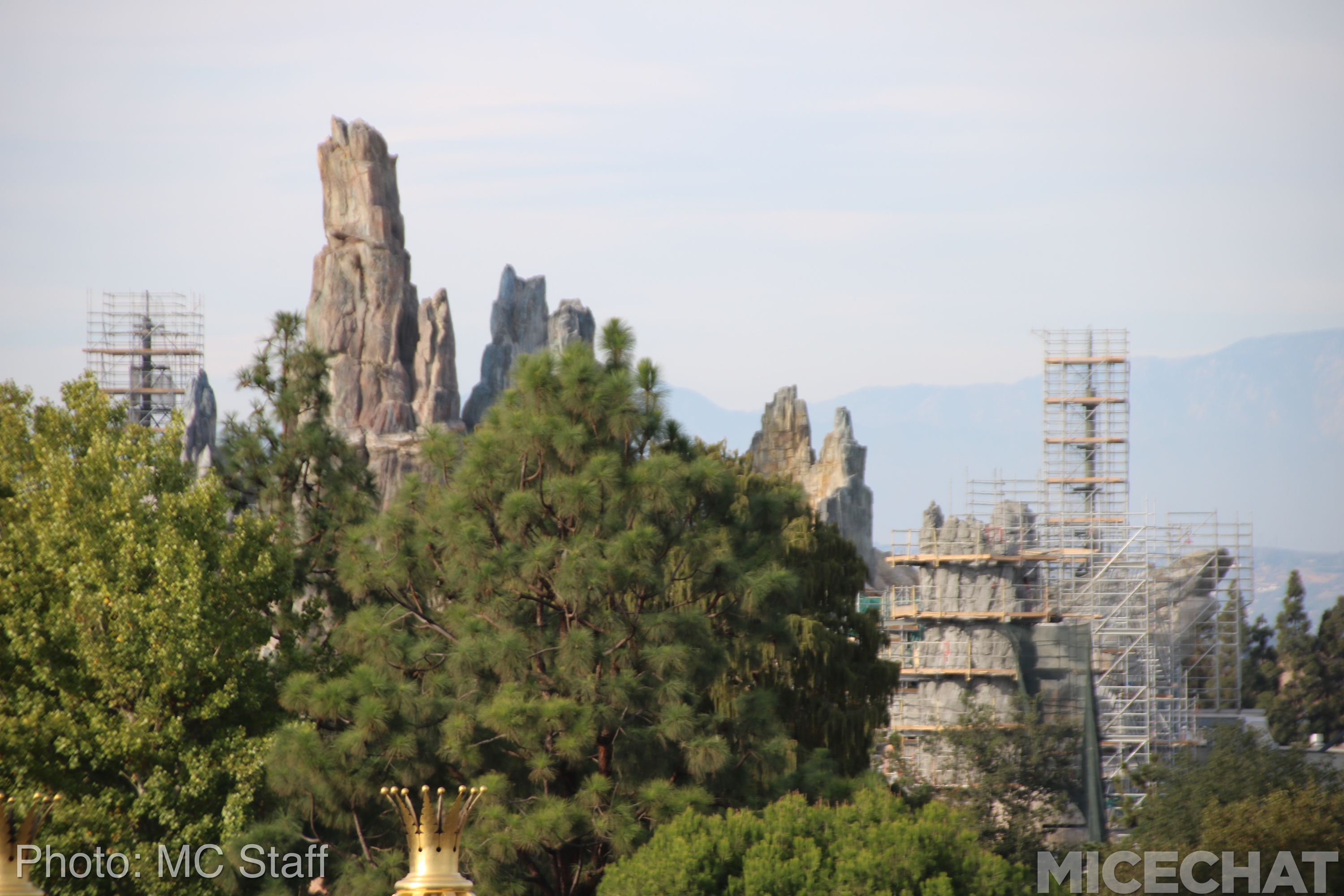 , Disneyland Resort Update: Christmas and Projects About to Unwrap