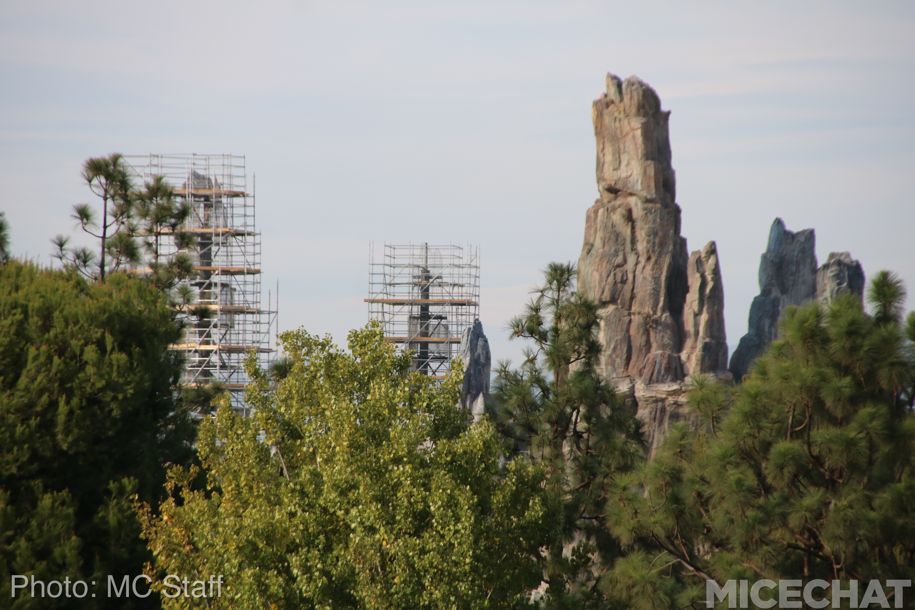 , Disneyland Resort Update: Christmas and Projects About to Unwrap