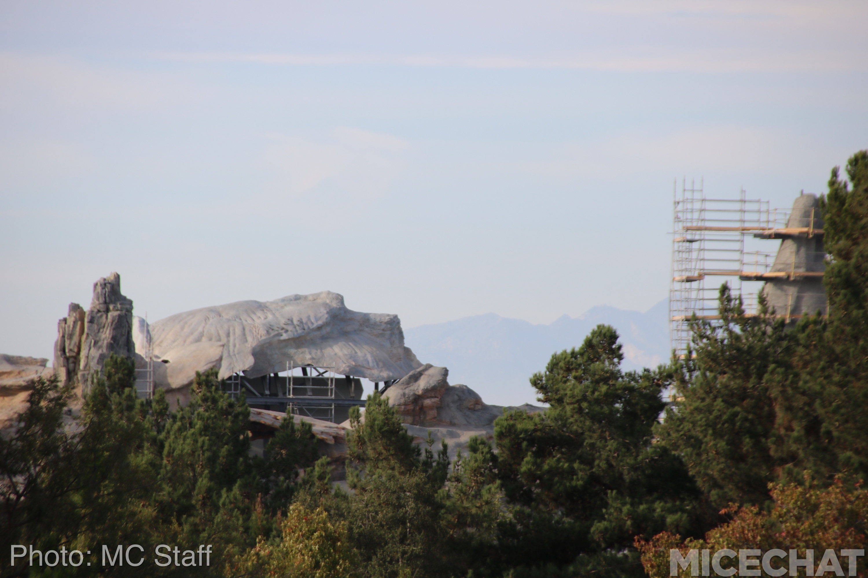 , Disneyland Resort Update: Christmas and Projects About to Unwrap