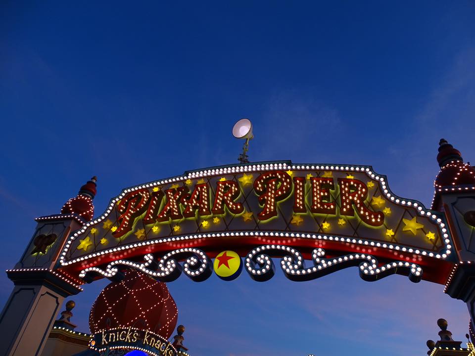 , Disneyland Resort Update: Christmas and Projects About to Unwrap