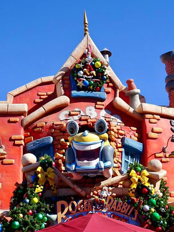 , Disneyland Resort Update: Christmas and Projects About to Unwrap