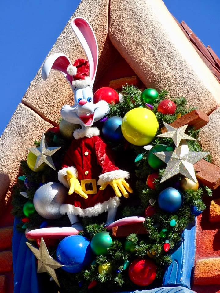 , Disneyland Resort Update: Christmas and Projects About to Unwrap