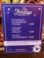 disneyland-Holiday-Food-Red-Rose-1