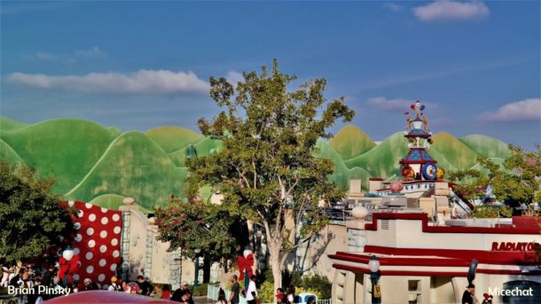 , Disneyland Update: The Year Disneyland Almost Killed Santa