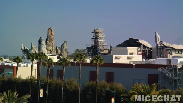 , Disneyland Photo Update: Mickey is Getting His Ears On