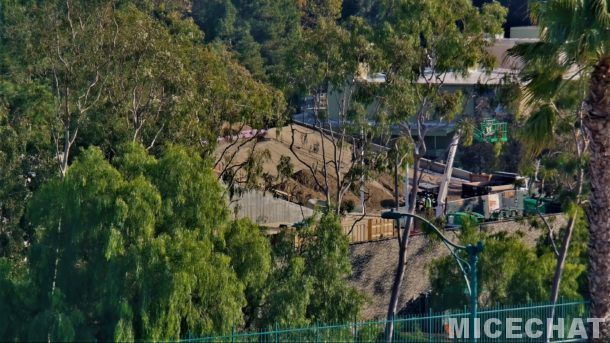 , Disneyland Photo Update: Mickey is Getting His Ears On