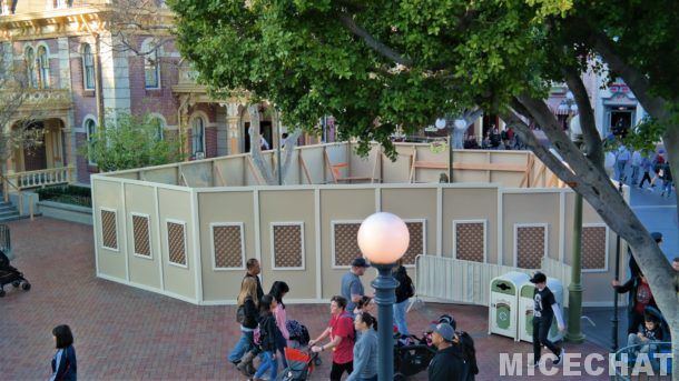 , Disneyland Photo Update: Mickey is Getting His Ears On