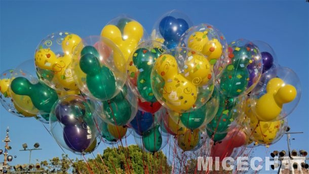 , Disneyland Photo Update: Mickey is Getting His Ears On