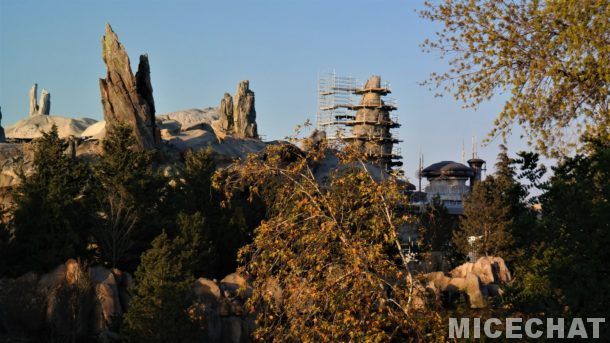 , Disneyland Photo Update: Mickey is Getting His Ears On