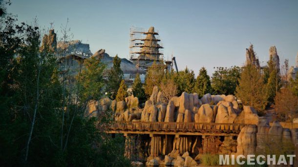 , Disneyland Photo Update: Mickey is Getting His Ears On