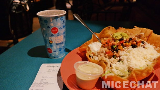 , Disneyland Photo Update: Mickey is Getting His Ears On