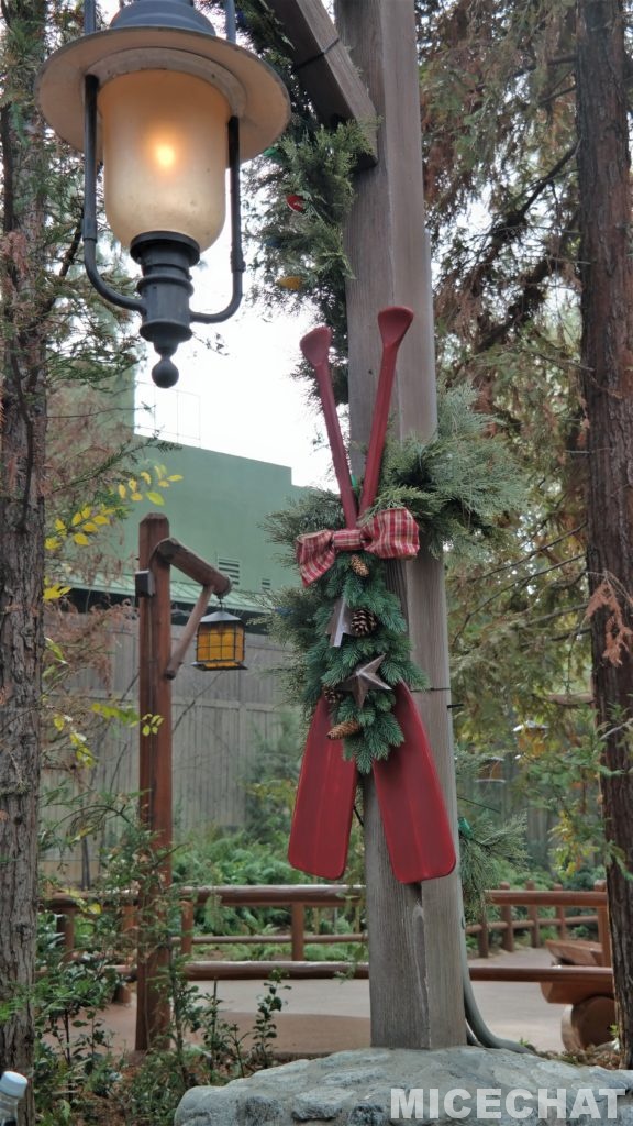 , Disneyland Photo Update: Mickey is Getting His Ears On