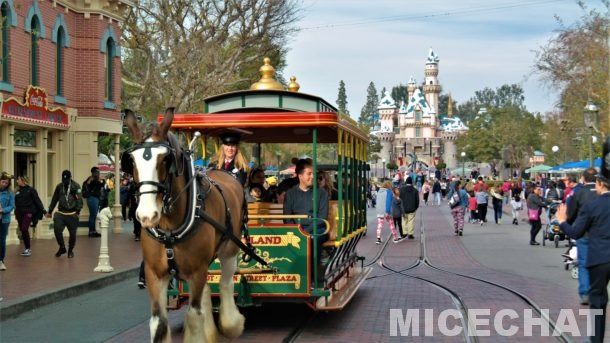 , Disneyland Photo Update: Mickey is Getting His Ears On