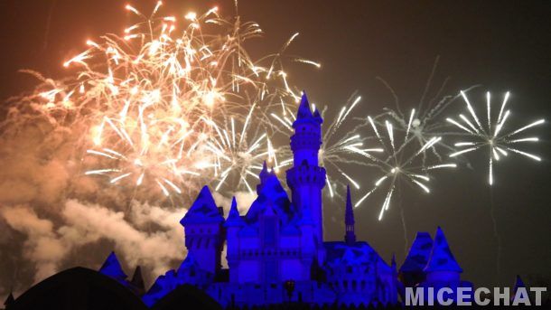 , Disneyland Photo Update: Mickey is Getting His Ears On