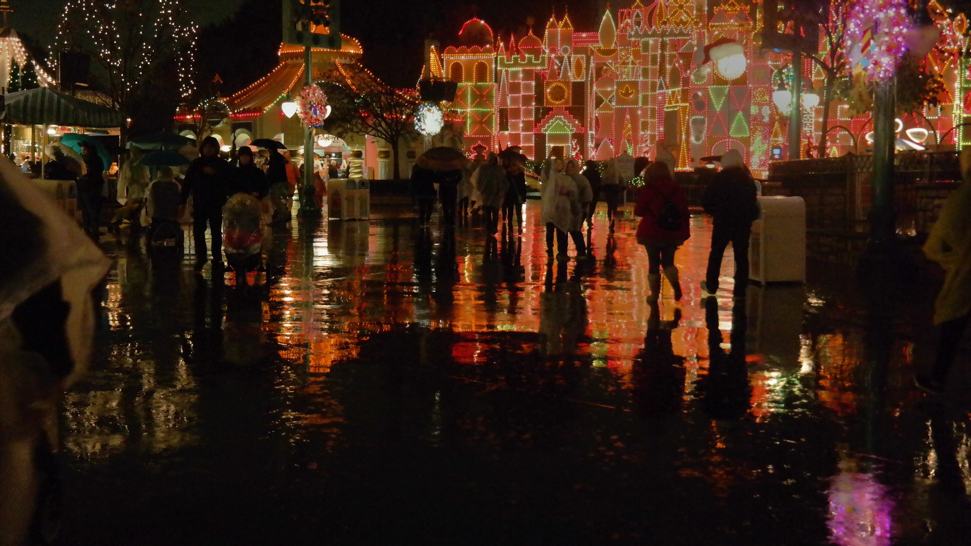 , Disneyland Resort Photo Update: Get Your Beers On