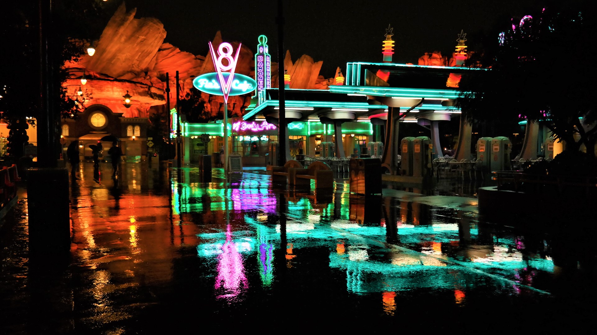 , Disneyland Resort Photo Update: Get Your Beers On