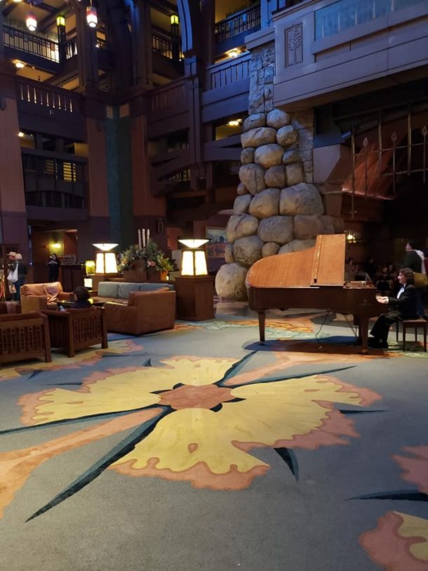 , Disneyland Update – Santa Priced Out of Disneyland