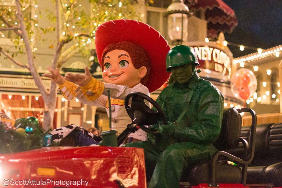 , Disneyland Update – Santa Priced Out of Disneyland