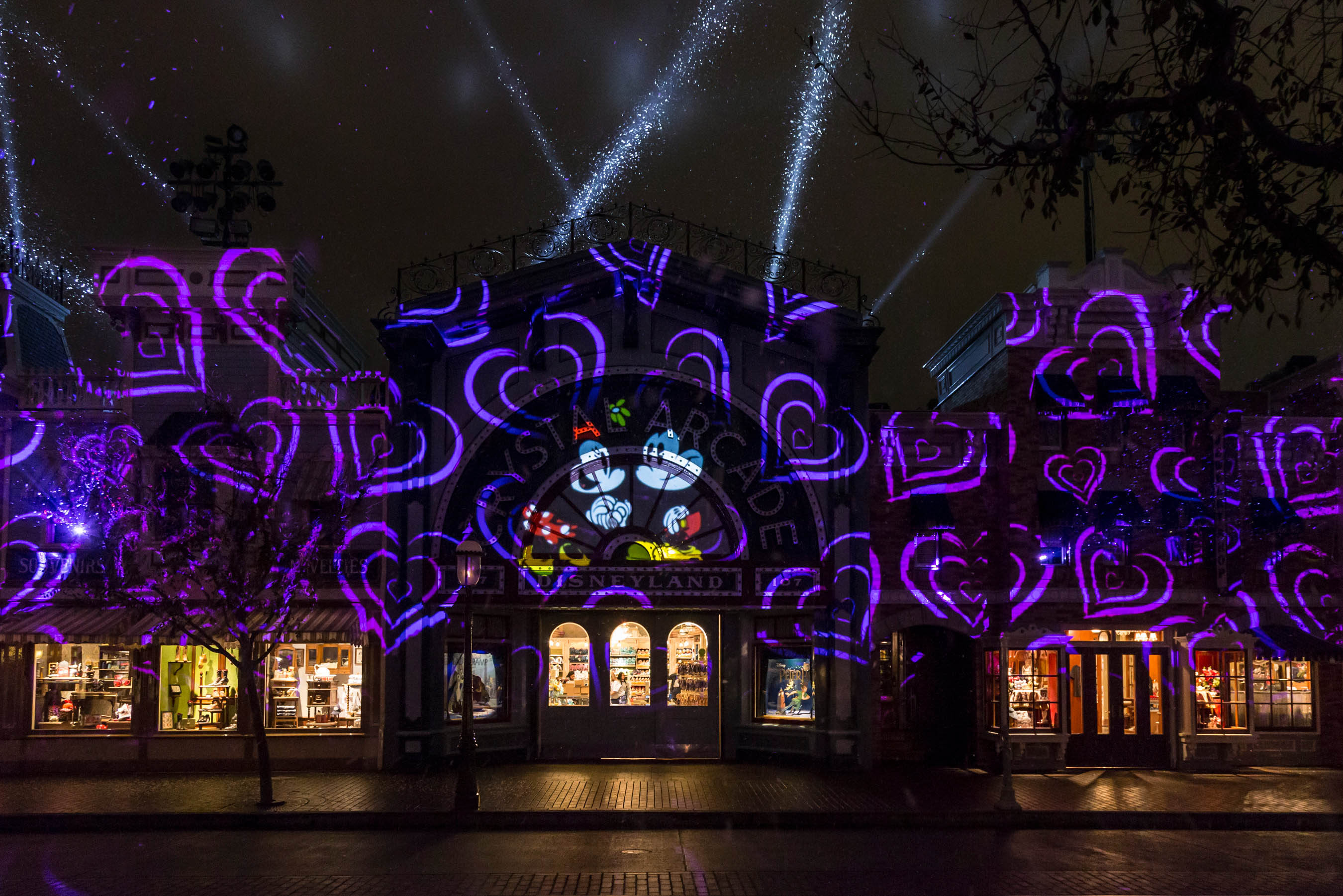 , Fireworks Return To Disneyland This July!