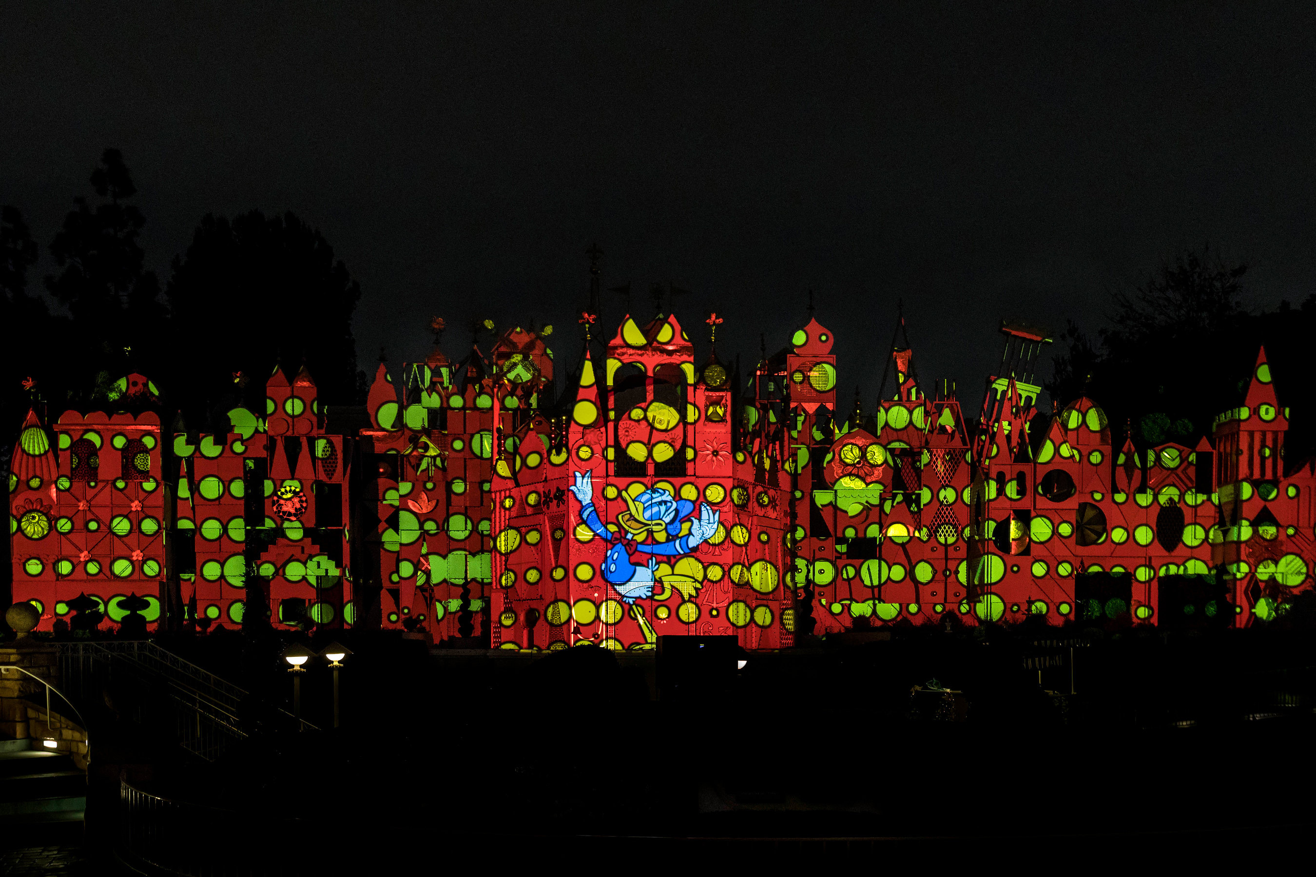 , Disneyland Update – Candlelight, Candy Canes & Resistance Rising!