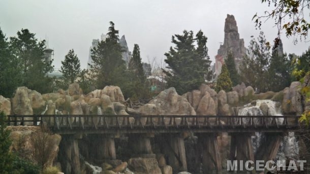 , Disneyland Update: The Soggiest Place On Earth