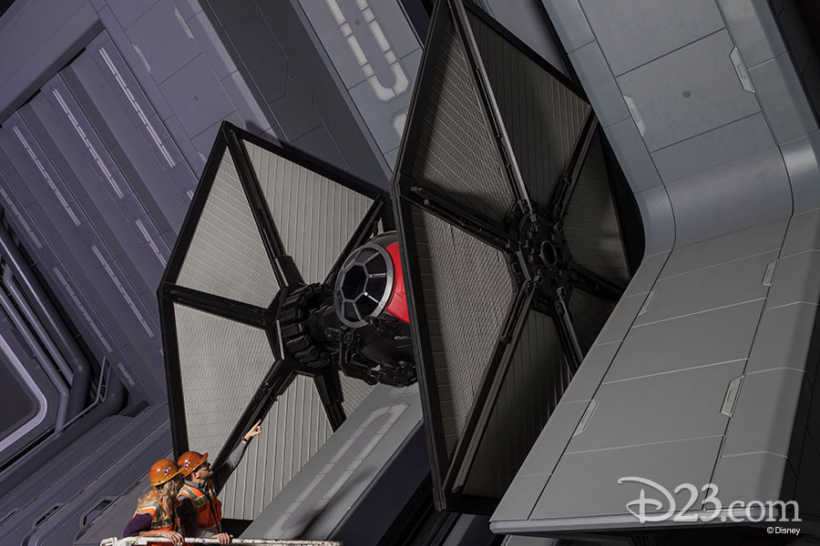 , Your Guide to Attractions at Disneyland’s Star Wars: Galaxy’s Edge