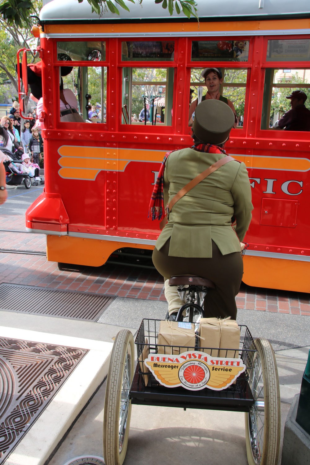 , Disneyland Resort Update – Mickey, Food, and Color