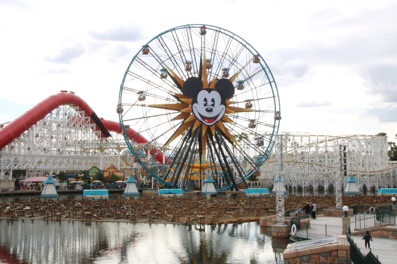 , Disneyland Resort Update – Mickey, Food, and Color