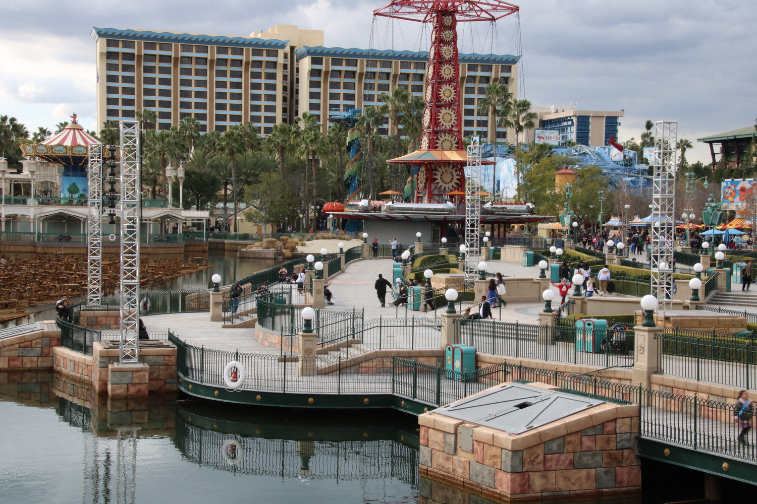 , Disneyland Resort Update – Mickey, Food, and Color