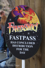 Disneyland-Fantasmic-sign