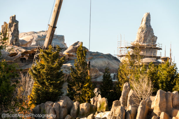 Disneyland Castle, Disneyland Update &#8211; Castle Metamorphosis and Star Wars Outcroppings