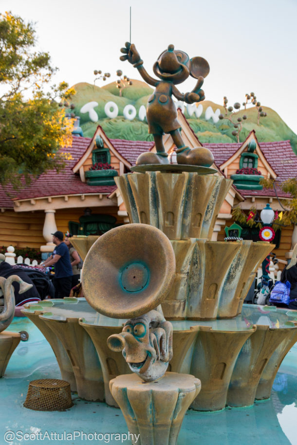 Disneyland Castle, Disneyland Update – Castle Metamorphosis and Star Wars Outcroppings