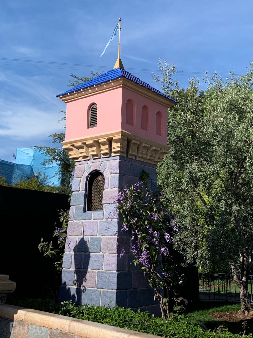 , Disneyland Update &#8211; It&#8217;s a Wall World