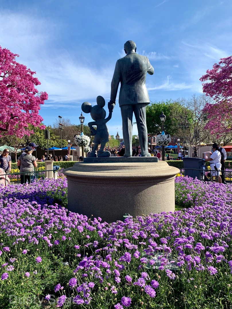 , Disneyland Update – It’s a Wall World