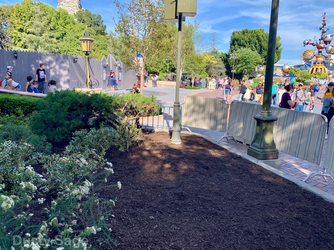 , Disneyland Update – It’s a Wall World
