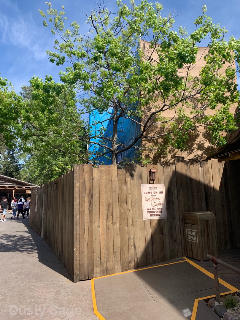 , Disneyland Update – It’s a Wall World