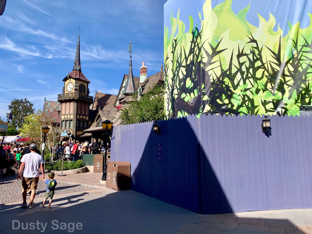 , Disneyland Update &#8211; It&#8217;s a Wall World