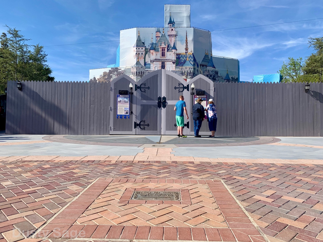 , Disneyland Update &#8211; It&#8217;s a Wall World